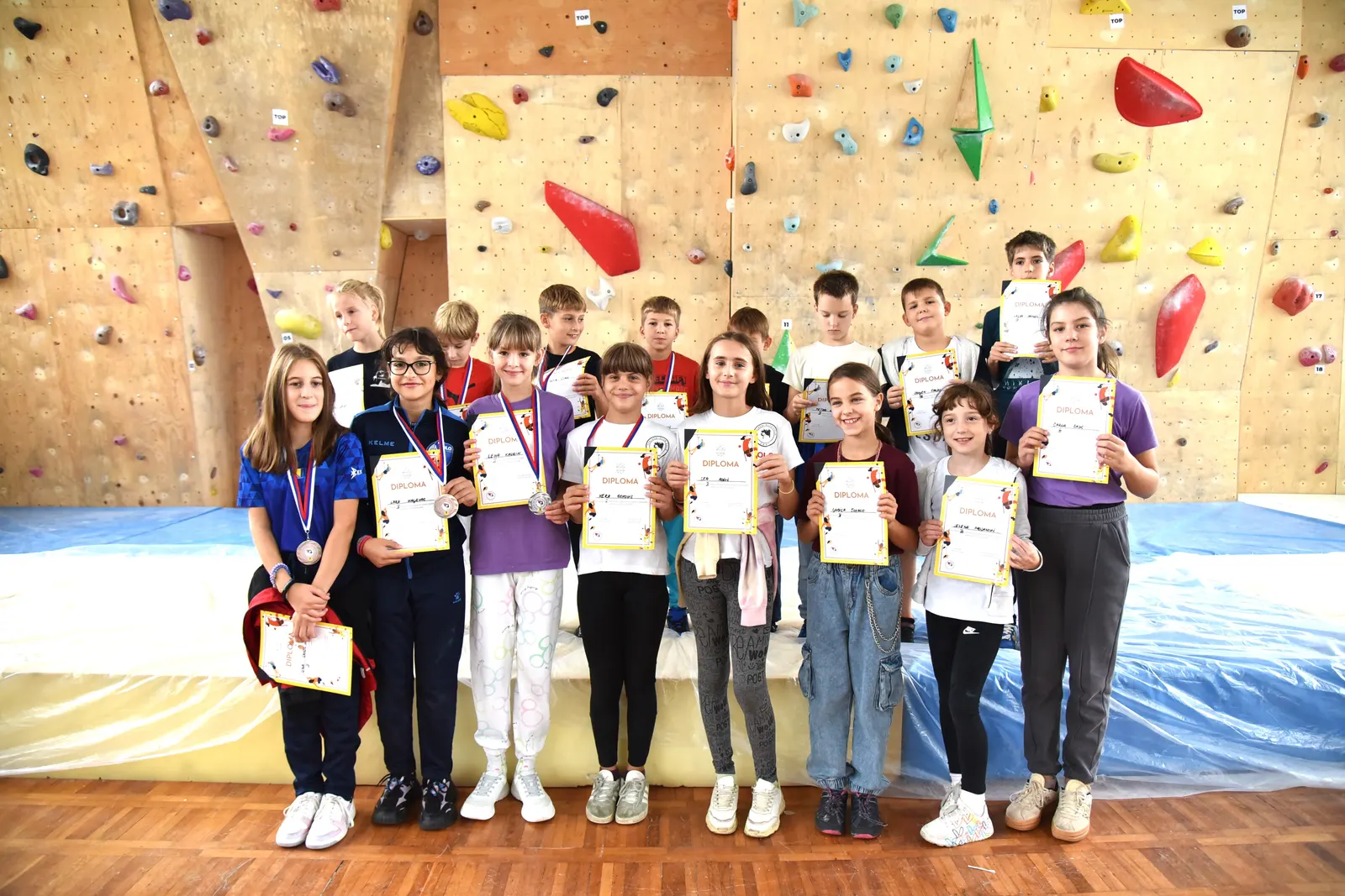 Penjački klub Solo dominirao na 2. Kupu Republike Srpske u Gradišci: Mladi talenti osvojili hrpu medalja! — fotografija 1